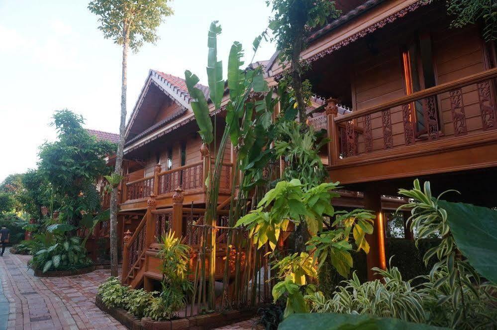 Ruen Tai Boutique Villa Phuket Kültér fotó